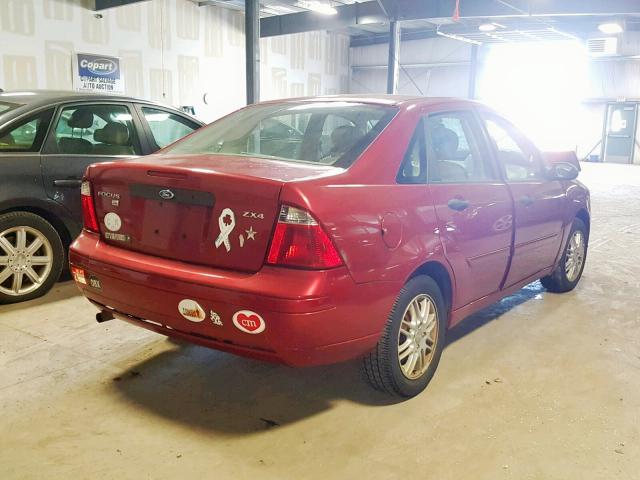 1FAFP34N55W239583 - 2005 FORD FOCUS ZX4 RED photo 4