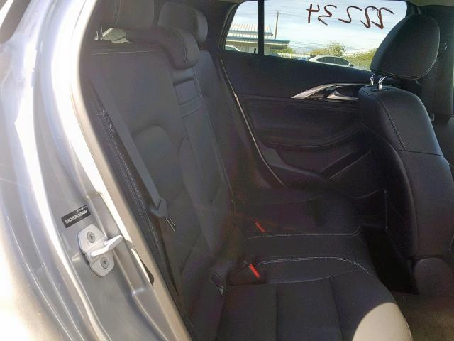 SJKCH5CP7JA054058 - 2018 INFINITI QX30 BASE SILVER photo 6