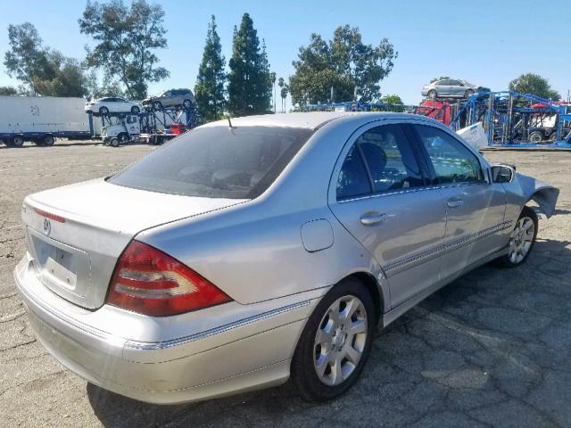 WDBRF61J25A658905 - 2005 MERCEDES-BENZ C 240 SILVER photo 4