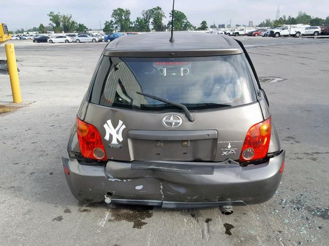 JTKKT624750084501 - 2005 TOYOTA SCION XA GRAY photo 9