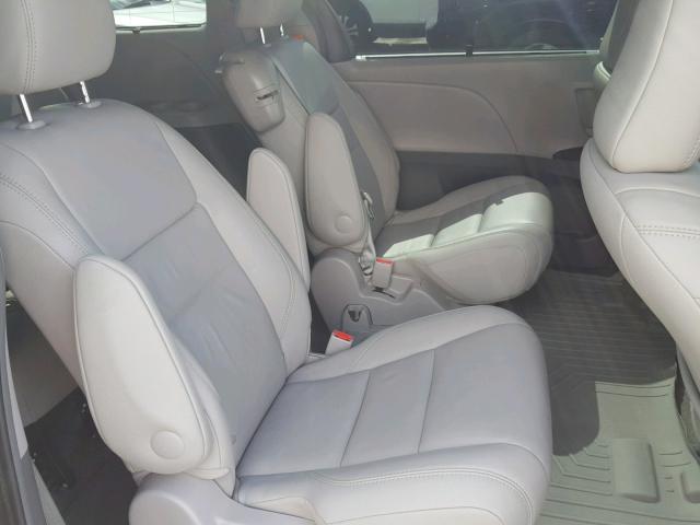 5TDYZ3DC9HS825252 - 2017 TOYOTA SIENNA XLE GRAY photo 6
