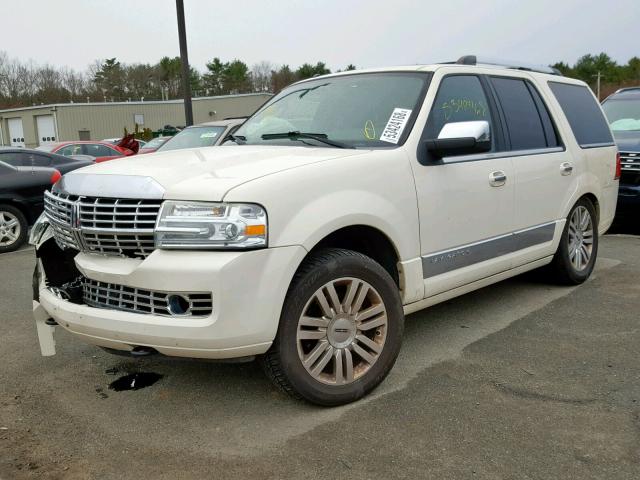 5LMFU28548LJ20512 - 2008 LINCOLN NAVIGATOR Weiß Foto 2