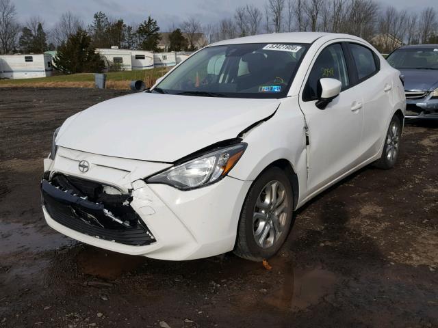 3MYDLBZV8GY128443 - 2016 TOYOTA SCION IA WHITE photo 2