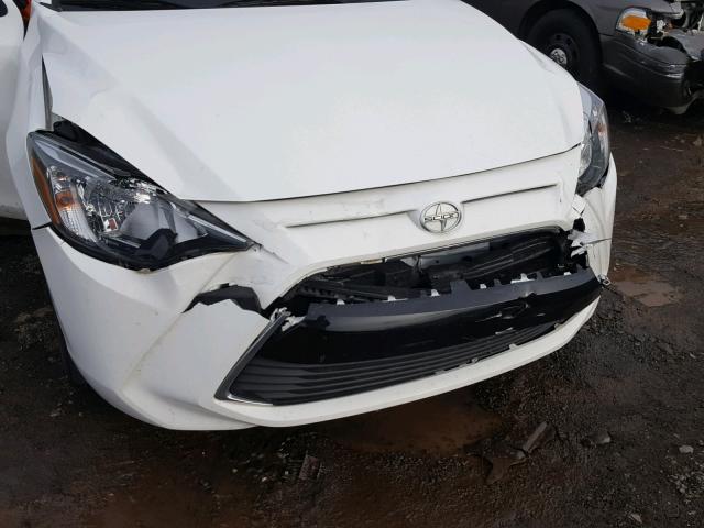 3MYDLBZV8GY128443 - 2016 TOYOTA SCION IA WHITE photo 9