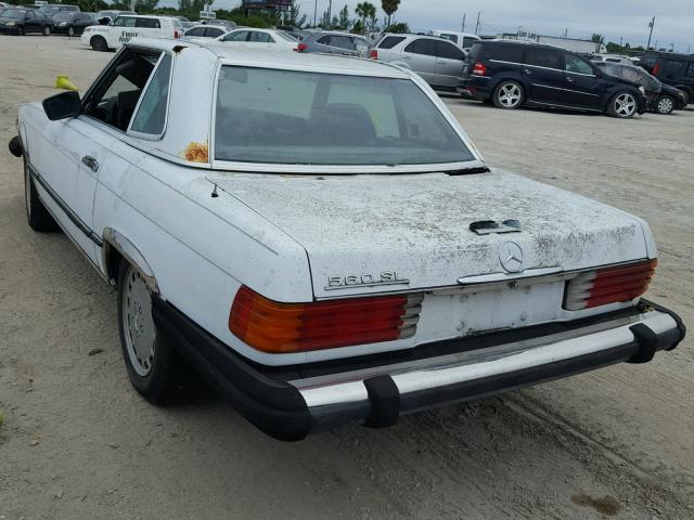 WDBBA48D0JA088062 - 1988 MERCEDES-BENZ 560 SL WHITE photo 3