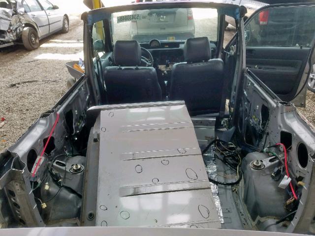 JTLKT324840152989 - 2004 TOYOTA SCION XB ვერცხლისფერი ფოტო 9