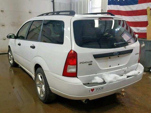 1FAFP36N05W255526 - 2005 FORD FOCUS ZXW WHITE photo 3