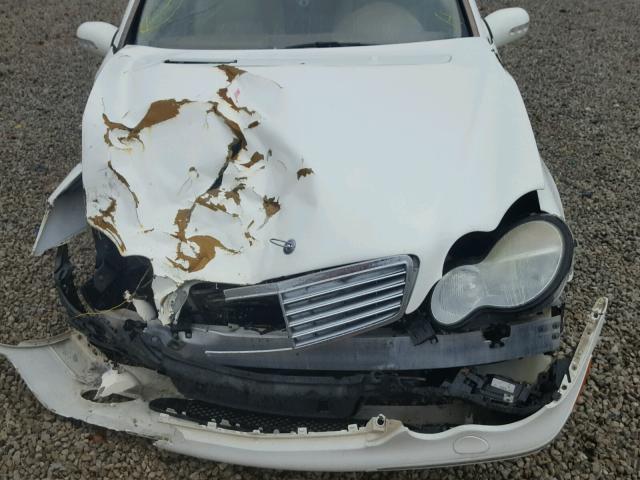 WDBRF81J93F368236 - 2003 MERCEDES-BENZ C 240 4MAT WHITE photo 7