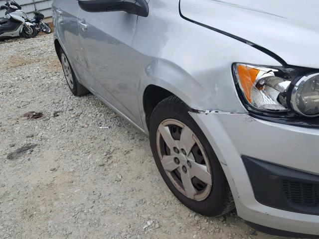 1G1JA5SH4E4240274 - 2014 CHEVROLET SONIC LS SILVER photo 9