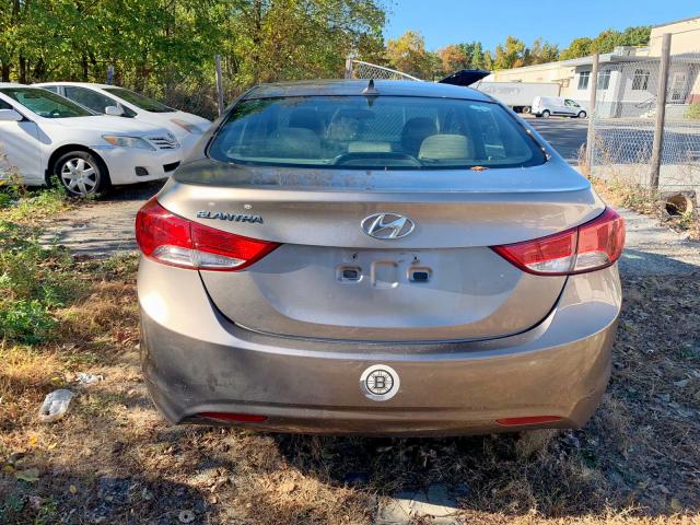 5NPDH4AE9DH450265 - 2013 HYUNDAI ELANTRA GL BROWN photo 5