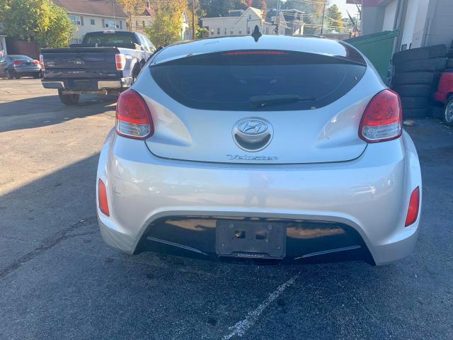 KMHTC6AD3CU058699 - 2012 HYUNDAI VELOSTER SILVER photo 5