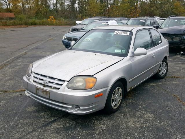 KMHCG35C05U328009 - 2005 HYUNDAI ACCENT GS GRAY photo 2