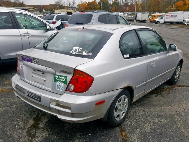 KMHCG35C05U328009 - 2005 HYUNDAI ACCENT GS GRAY photo 4