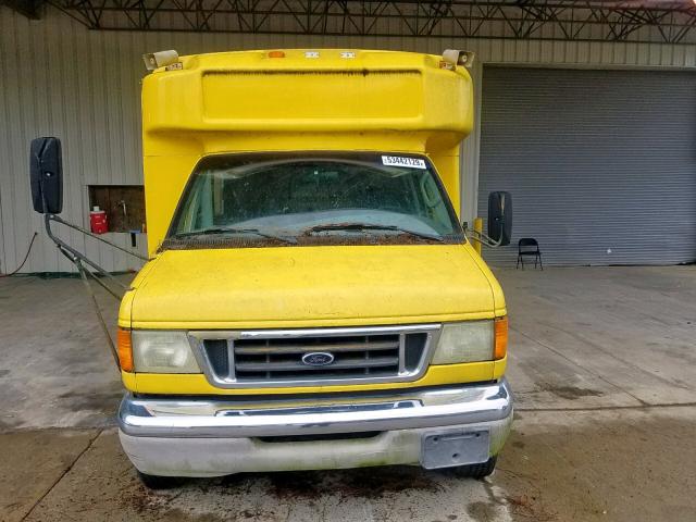 1FDWE35S03HB28232 - 2003 FORD ECONOLINE YELLOW photo 9