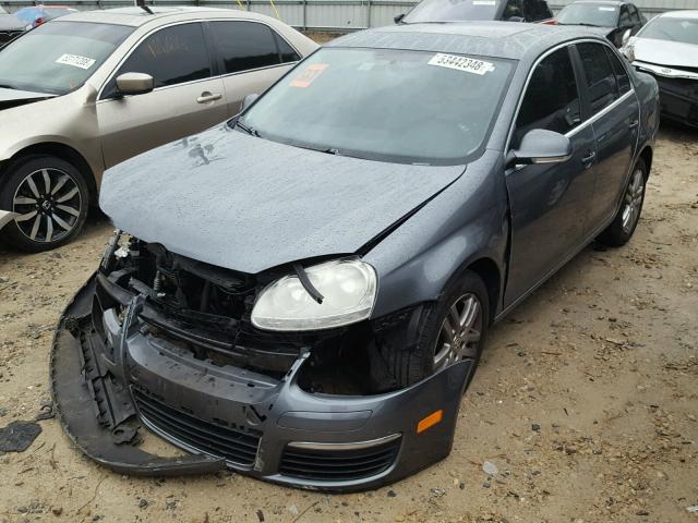 3VWSF71K67M107963 - 2007 VOLKSWAGEN JETTA 2.5 GRAY photo 2