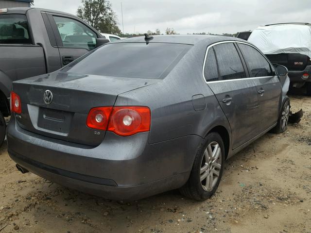 3VWSF71K67M107963 - 2007 VOLKSWAGEN JETTA 2.5 GRAY photo 4