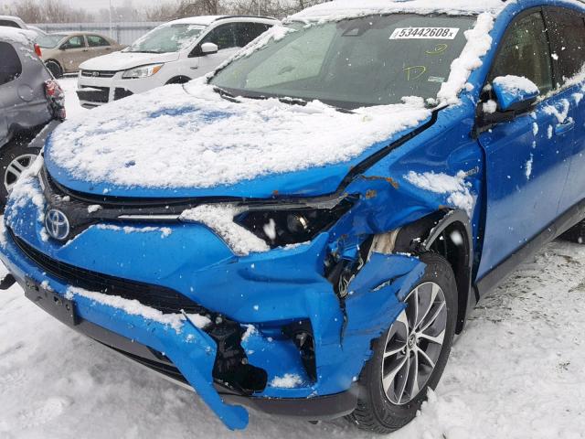 JTMRJREV8HD125829 - 2017 TOYOTA RAV4 HV LE BLUE photo 9