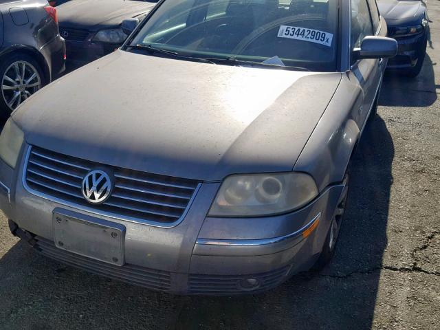 WVWPD63B44E069138 - 2004 VOLKSWAGEN PASSAT GLS SILVER photo 9