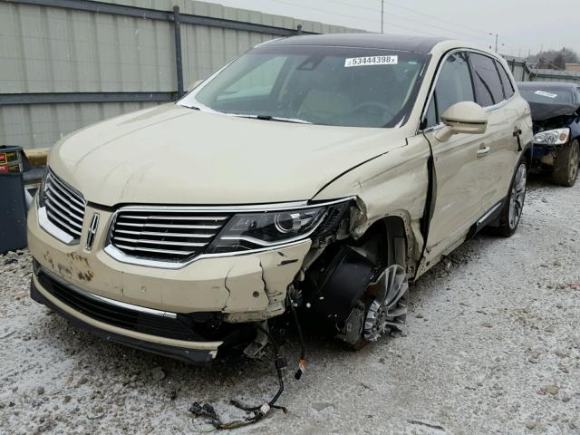 2LMTJ6LRXGBL58027 - 2016 LINCOLN MKX RESERV BEIGE photo 2