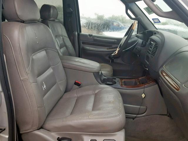 5LMEU27A4YLJ17460 - 2000 LINCOLN NAVIGATOR 银色 照片 5