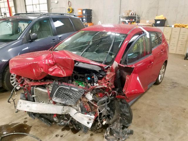 5Y2SP6E00AZ403635 - 2010 PONTIAC VIBE RED photo 2