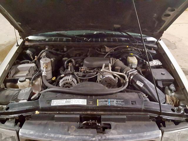 1GTDT19W228224719 - 2002 GMC SONOMA GOLD photo 7