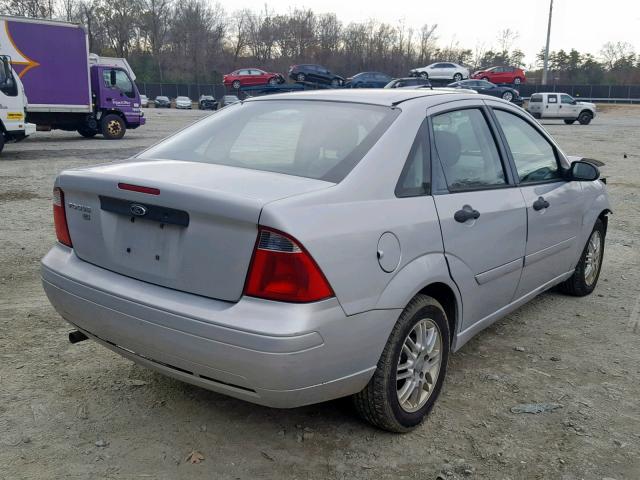 1FAFP34N87W330091 - 2007 FORD FOCUS ZX4 SILVER photo 4