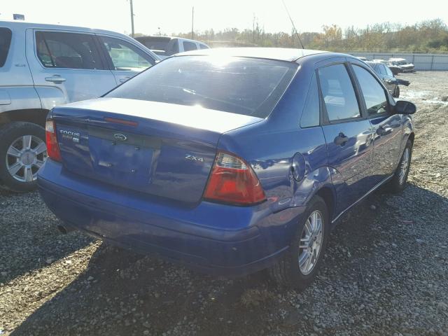 1FAFP34N36W200735 - 2006 FORD FOCUS ZX4 BLUE photo 4