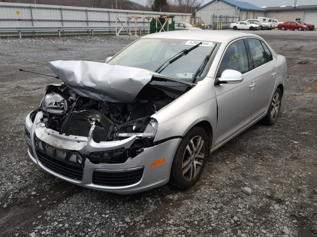 3VWRF71K46M705742 - 2006 VOLKSWAGEN JETTA 2.5 SILVER photo 2