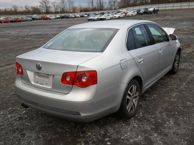 3VWRF71K46M705742 - 2006 VOLKSWAGEN JETTA 2.5 SILVER photo 4