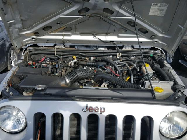 1J4GA39167L189541 - 2007 JEEP WRANGLER X SILVER photo 7