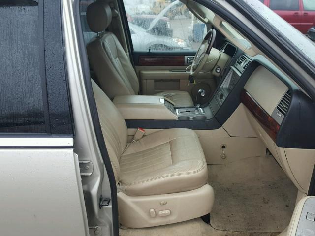5LMFU28525LJ04580 - 2005 LINCOLN NAVIGATOR Қоңыр фото 5