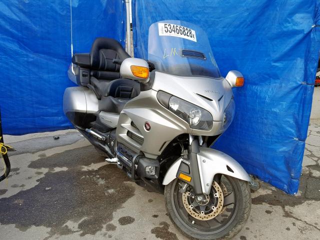 JH2SC68N2GK200287 - 2016 HONDA GL1800 ABS SILVER photo 1