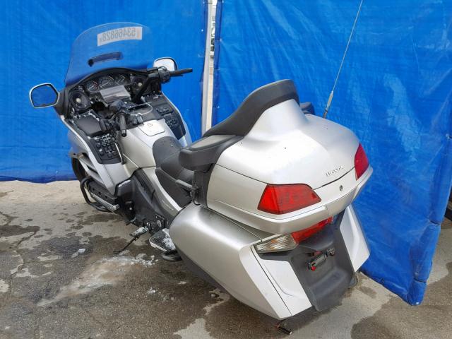 JH2SC68N2GK200287 - 2016 HONDA GL1800 ABS SILVER photo 3