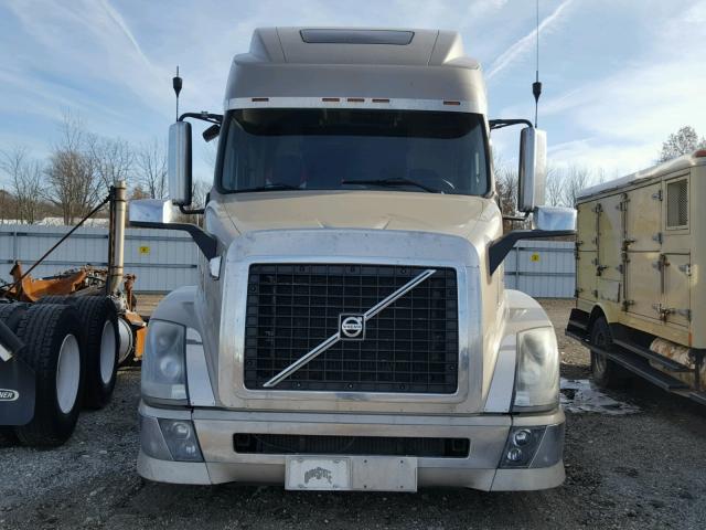 4V4NC9TK97N453694 - 2007 VOLVO VN VNL TAN photo 9