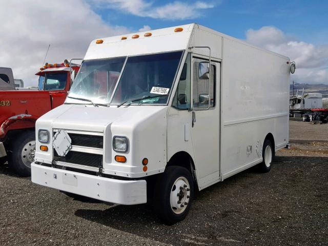 4UZA4FF48TC790751 - 1996 FREIGHTLINER CHASSIS M WHITE photo 2