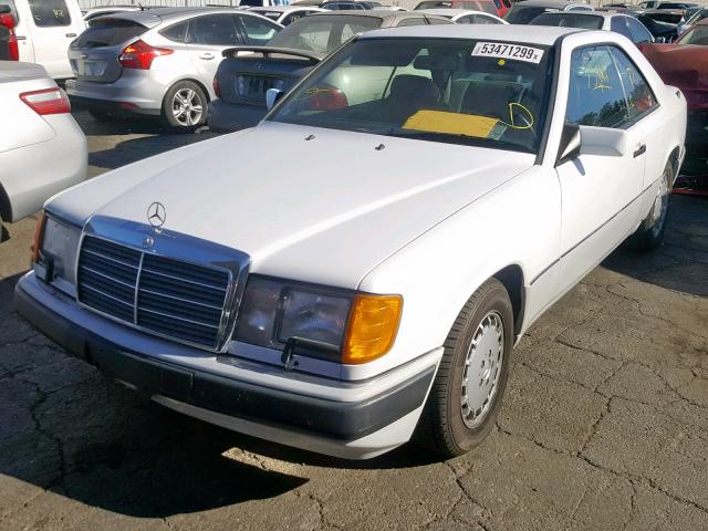 WDBEA51D7NB721654 - 1992 MERCEDES-BENZ 300 CE WHITE photo 2