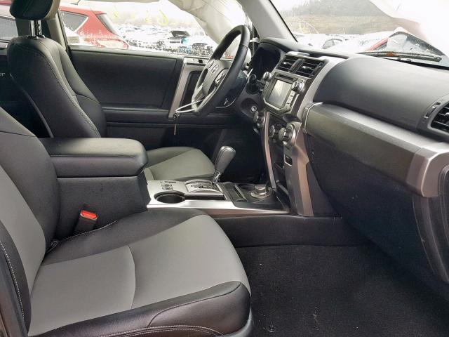 JTEBU5JR9J5543841 - 2018 TOYOTA 4RUNNER SR GRAY photo 5