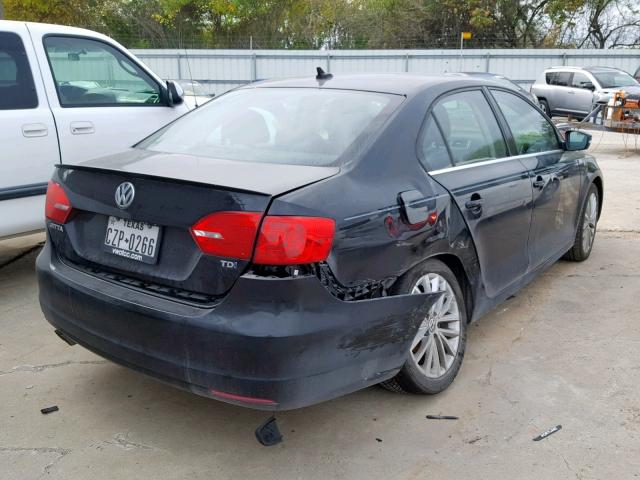 3VWLL7AJ3EM392266 - 2014 VOLKSWAGEN JETTA TDI BLACK photo 4