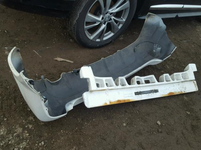 5Y2SL63815Z417375 - 2005 PONTIAC VIBE WHITE photo 9