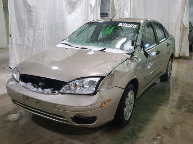 1FAFP34N77W258185 - 2007 FORD FOCUS ZX4 GOLD photo 2