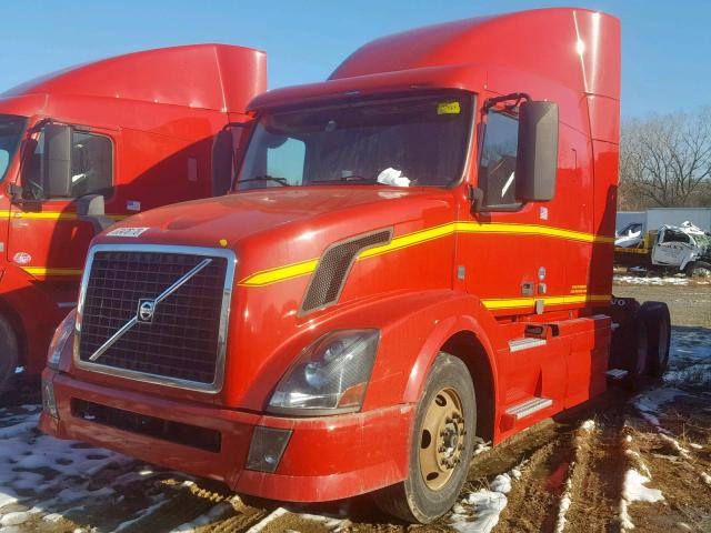 4V4NC9EH2EN154238 - 2014 VOLVO VN VNL RED photo 2