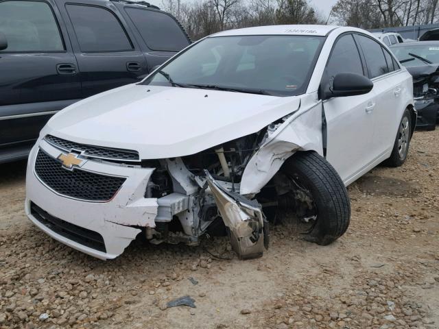 1G1PC5SH1C7339389 - 2012 CHEVROLET CRUZE LS WHITE photo 2