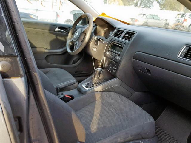 3VW2K7AJ3CM409255 - 2012 VOLKSWAGEN JETTA BASE Մոխրագույն լուսանկար 5