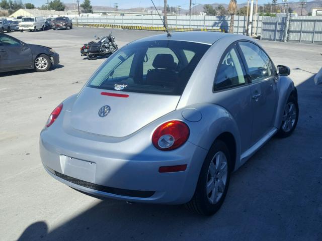 3VWRG31C67M521144 - 2007 VOLKSWAGEN NEW BEETLE SILVER photo 4