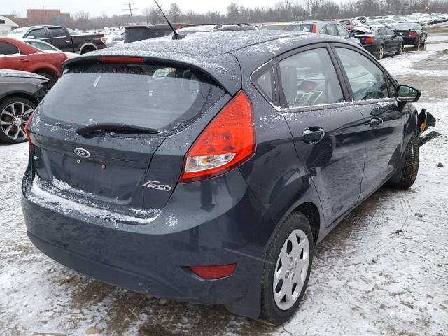 3FADP4EJ8BM145055 - 2011 FORD FIESTA SE GRAY photo 4