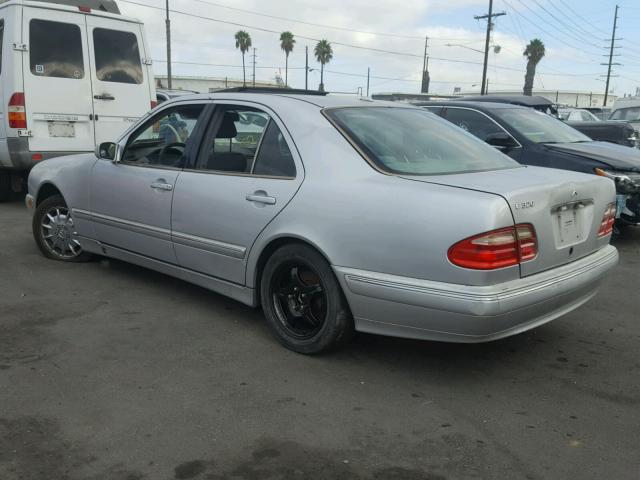 WDBJF65JXYB016244 - 2000 MERCEDES-BENZ E 320 SILVER photo 3