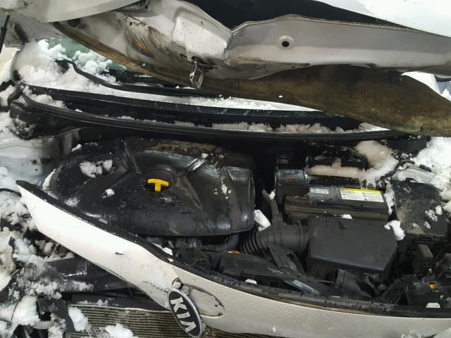 KNAFX4A86E5141681 - 2014 KIA FORTE EX SILVER photo 7