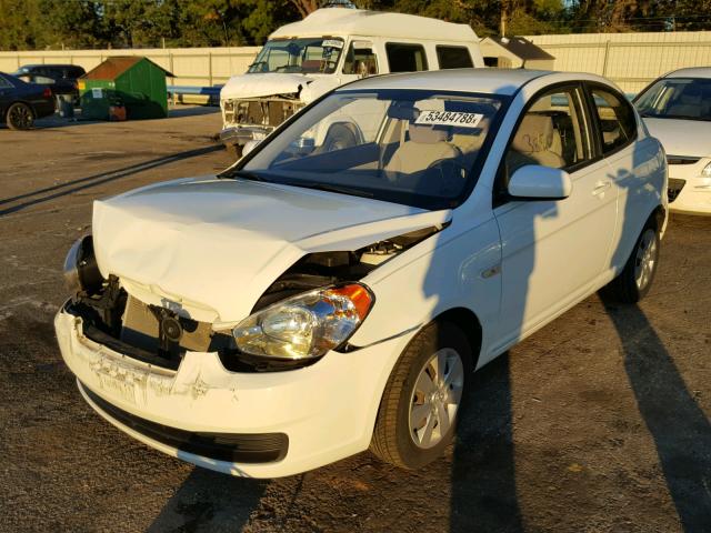 KMHCM3AC1BU198378 - 2011 HYUNDAI ACCENT GL WHITE photo 2