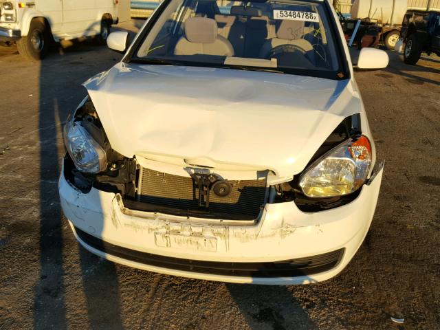 KMHCM3AC1BU198378 - 2011 HYUNDAI ACCENT GL WHITE photo 9